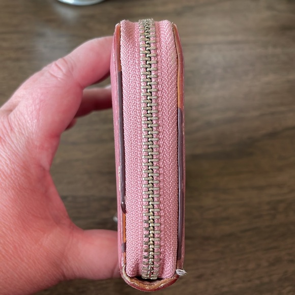 Coach Hearts Zippy Long Wallet - Picture 4 of 14